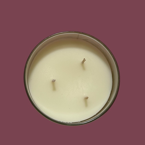 Bath and Body Works ‘ Tis the Season Scented Candle - Picture 3 of 3